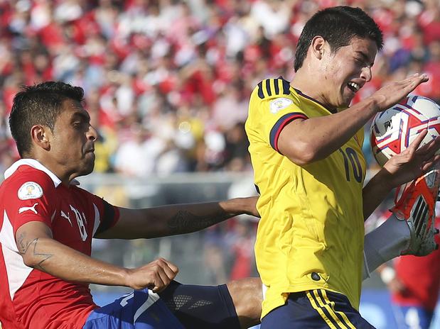 En una gesta &eacute;pica, el equipo colombiano remont&oacute;, empat&oacute; 3-3 frente a Chile y est&aacute; en Brasil.