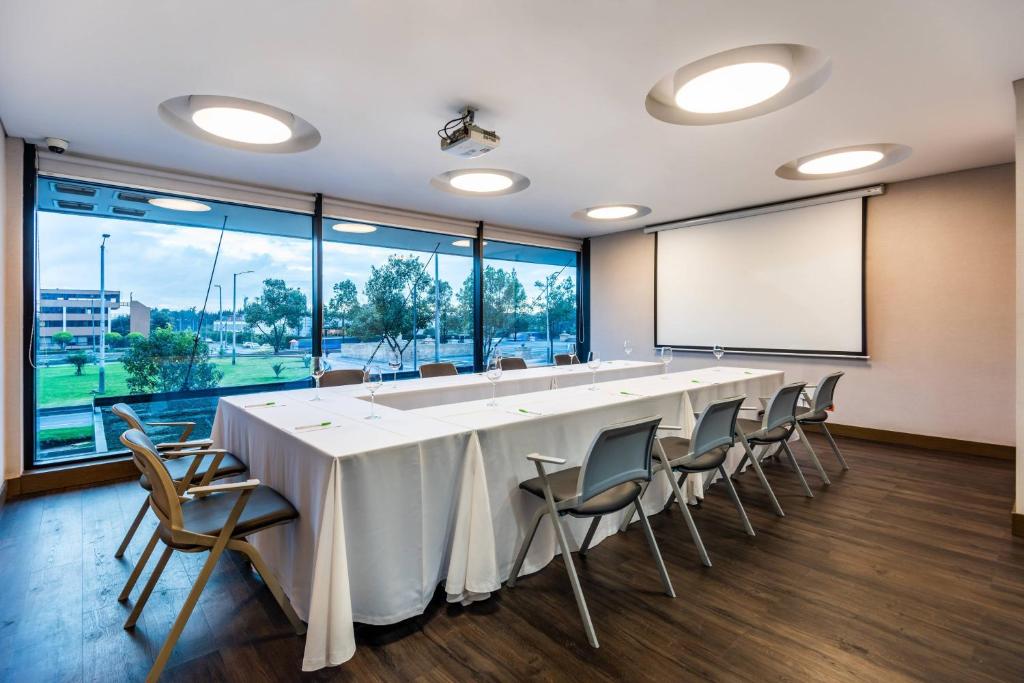 Elige Courtyard by Marriott Bogot&aacute; Airport para eventos sociales convenientes y sin complicaciones
