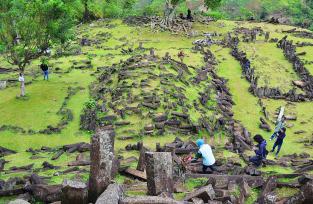 La construcci&oacute;n milenaria de Gunung Padang &iquest;La m&aacute;s antigua del planeta?
