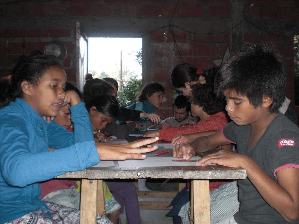 PINTAME - La fiesta que pretende pintar un comedor platense
