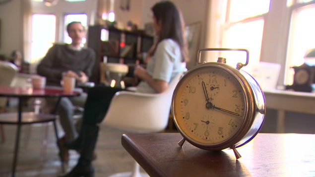 Una cafeter&iacute;a de Londres cobra por el tiempo
