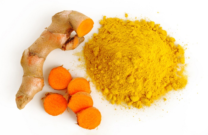 3 licuados con c&uacute;rcuma para mejorar la salud