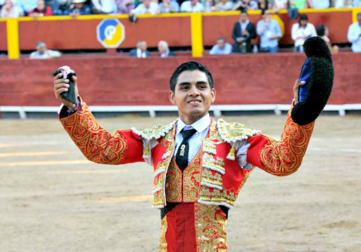 LIMA. Luis L&oacute;pez, &uacute;nica oreja en el inicio de feria 