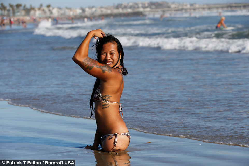 Kanya Sesser, la chica sin piernas modelo de ropa interior