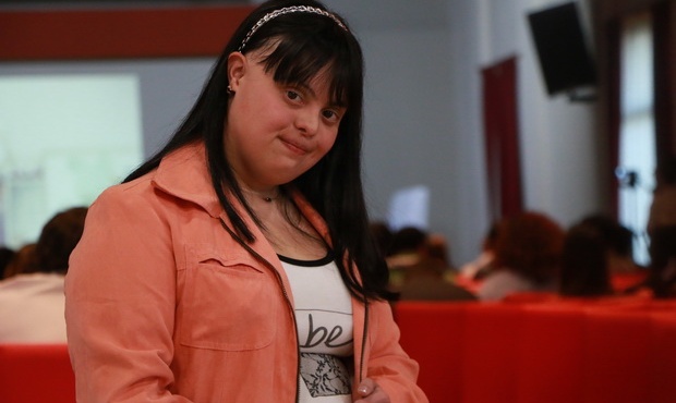 Tiene S&iacute;ndrome de Down y es la primera maestra en este pa&iacute;s