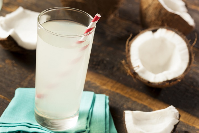Qu&eacute; sucede en tu cuerpo cuando bebes agua de coco