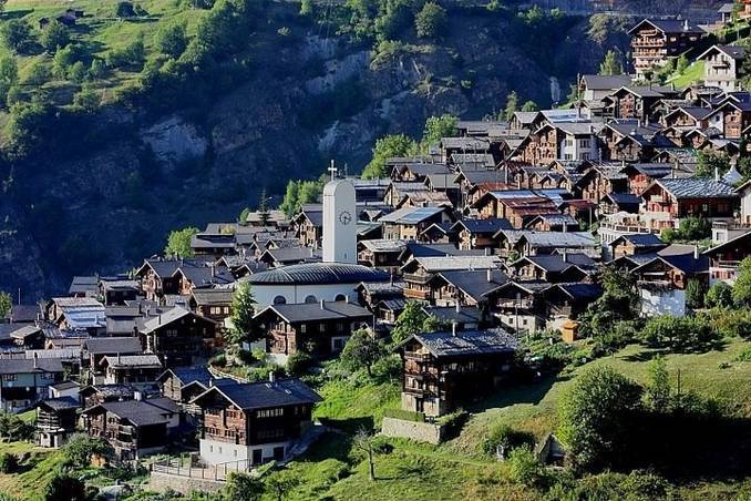 Hasta 60 mil d&oacute;lares pagar&iacute;a el gobierno suizo si te mudas a este encantador pueblito