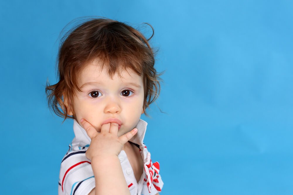 Consejos para evitar que tu hijo se chupe el dedo
