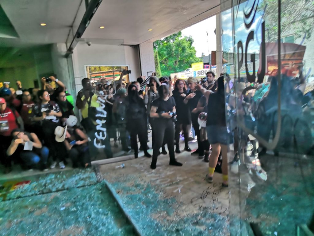 Vandalismo feminazi en M&eacute;xico