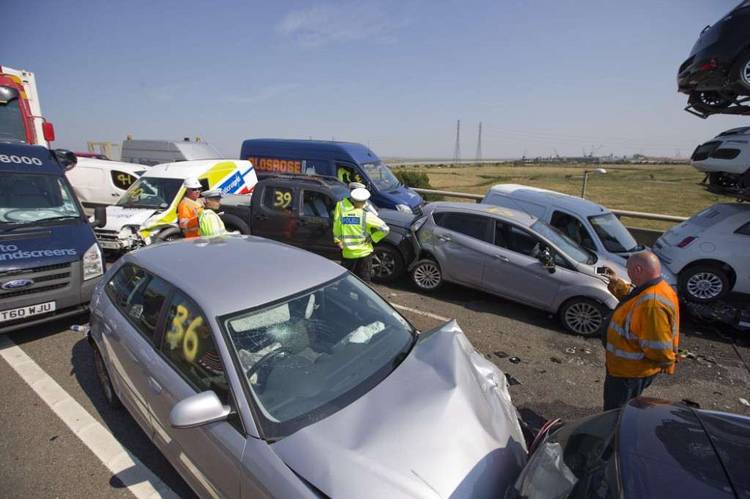 Choque masivo de m&aacute;s de 100 autos en Gran Breta&ntilde;a