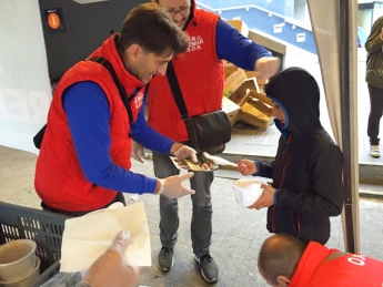 La ONG Remar distribuye m&aacute;s de 1,5 millones de porciones de comida a los refugiados sirios