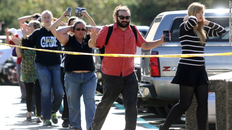 10 muertos en un tiroteo en un instituto t&eacute;cnico en Estados Unidos