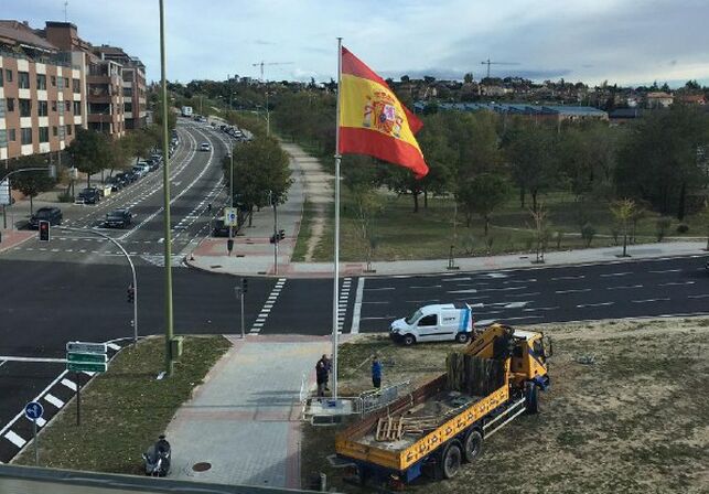 C&oacute;mico se enfrenta 4 a&ntilde;os de c&aacute;rcel por usar la bandera espa&ntilde;ola para sonarse la nariz