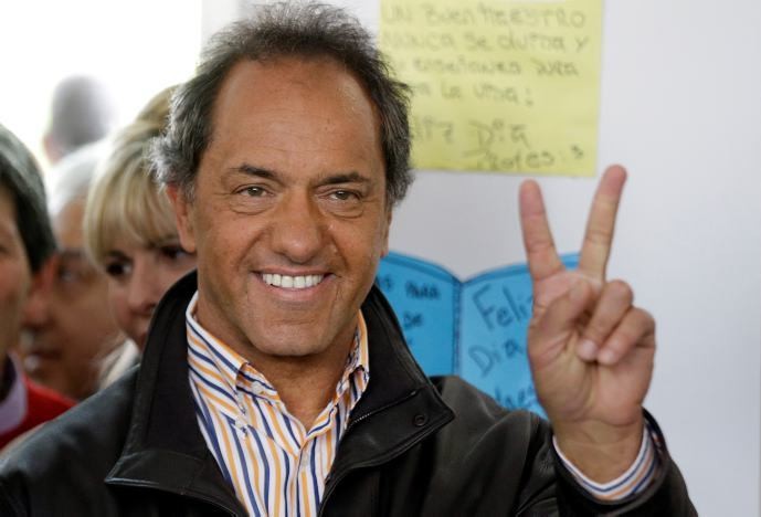Scioli vacaciona en la paradis&iacute;aca Cerde&ntilde;a y Saint Tropez
