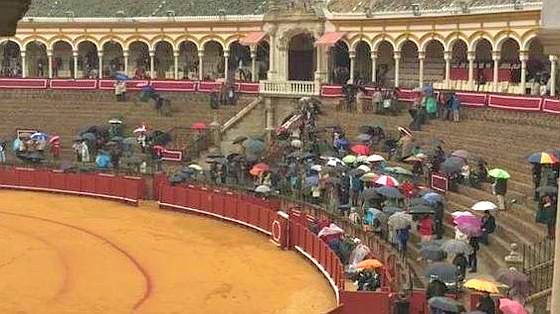 SEVILLA. 2da de feria, lluvia, aburrimiento y no resolvieron 