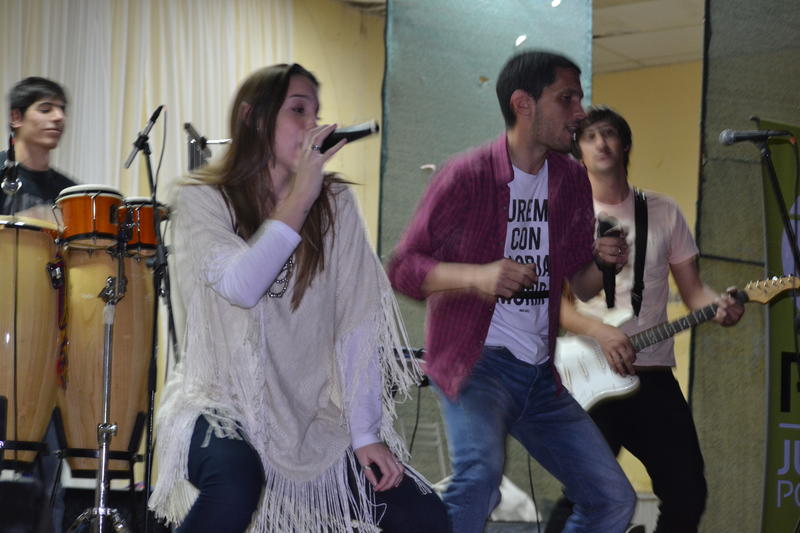 TACHAME LA DOBLE EN VILLA IRIS 