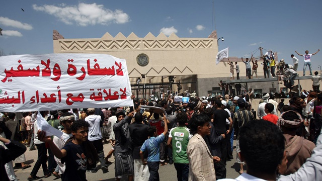 Una turba de islamistas asalta la Embajada de EE UU en Yemen