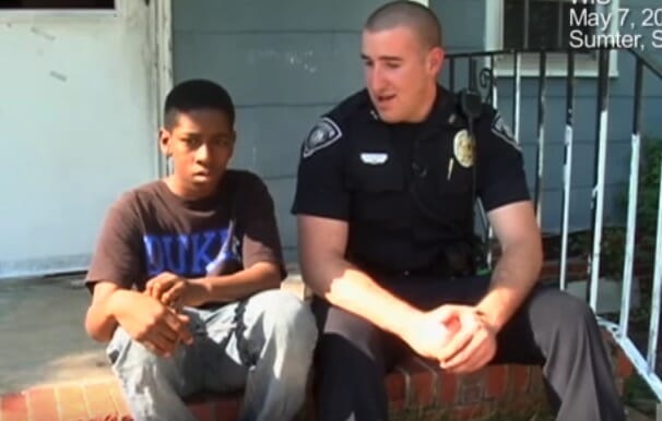 Ni&ntilde;o de 13 a&ntilde;os quiere escapar y llama a polic&iacute;a: luego ven su cuarto y descubre el por qu&eacute;