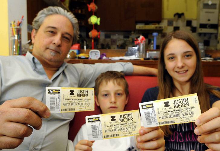 Padres se agrupan para reclamar por el show de Justin Bieber