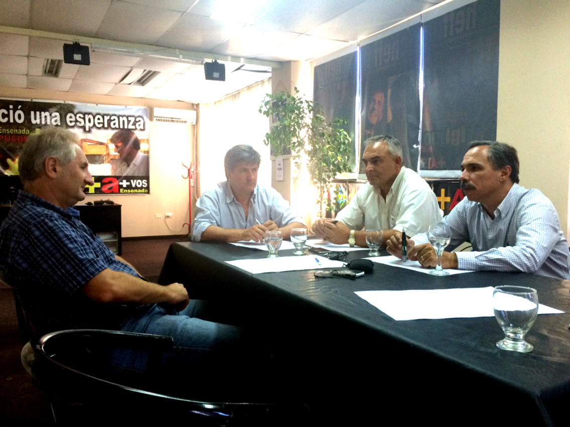 El jefe comunal de Magdalena, Carballo, se reuni&oacute; con los candidatos a Intendentes de la Regi&oacute;n, Art