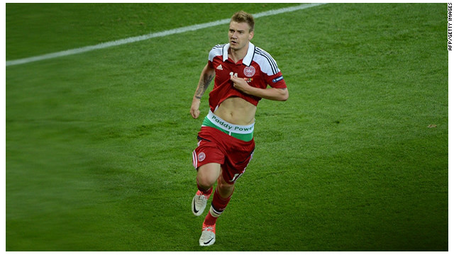 Los calzoncillos de un futbolista de Dinamarca causan pol&eacute;mica en la Eurocopa
