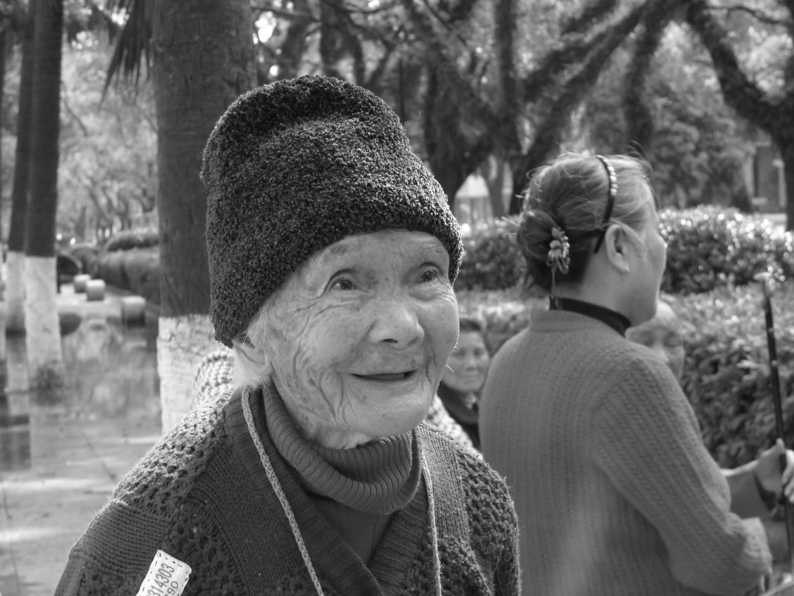 " MADURAR Y ENVEJECER EN LA CHINA ACTUAL"