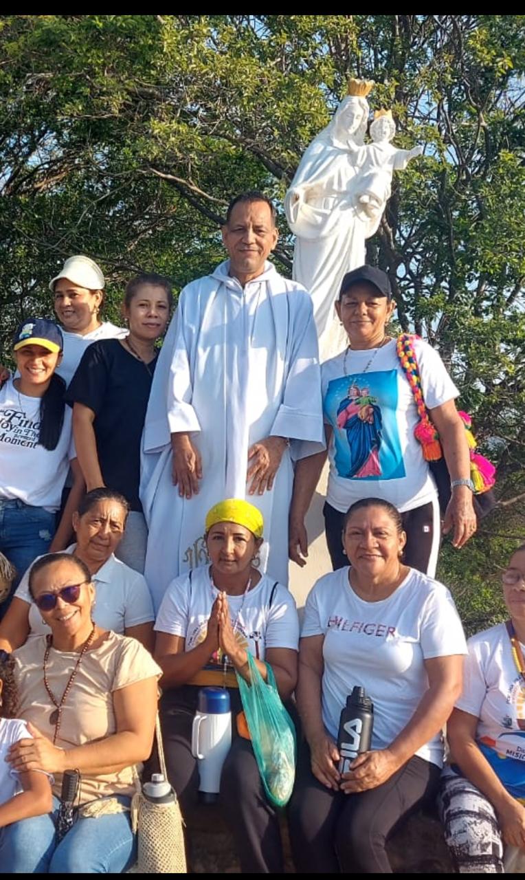 Jos&eacute; Luis Redondo Silvera un presb&iacute;tero que est&aacute; dejando huellas en la parroquia Santa Cruz de Papay