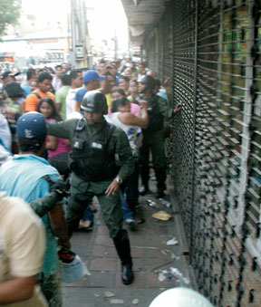 Buscan responsables de incitar a los saqueos