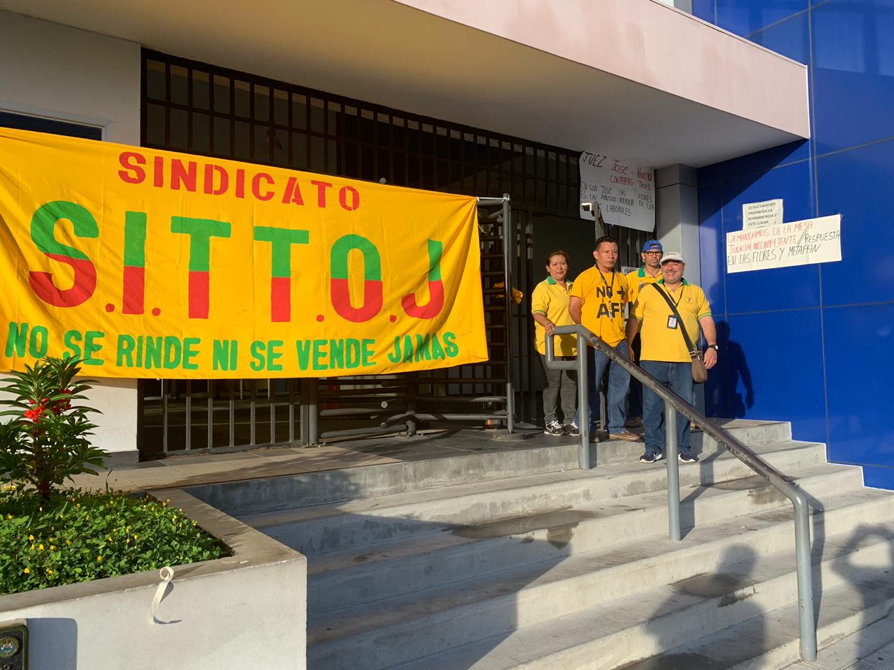 SINDICATO confronta a peri&oacute;dico El Mundo