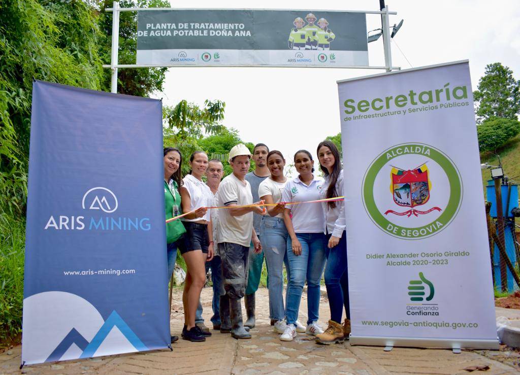 SEGOVIA CUENTA CON UNA NUEVA PLACA HUELLA PARA EL MEJORAMIENTO DE SU INFRAESTRUCTURA VIAL 