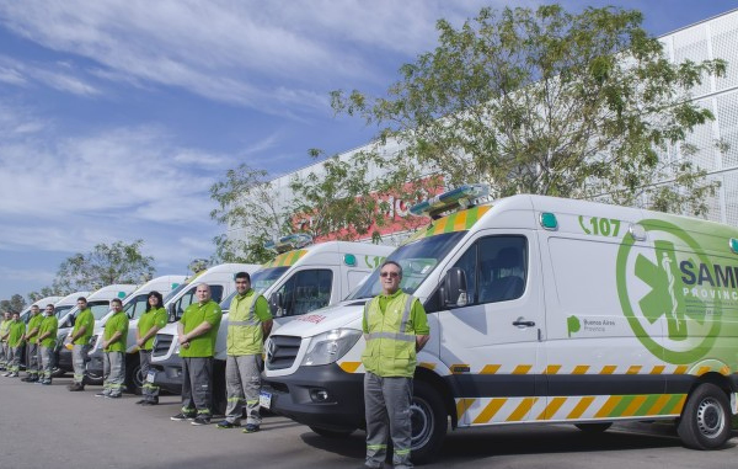 Proponen que la licencia de conducir sea gratuita para bomberos, polic&iacute;as y ambulancieros