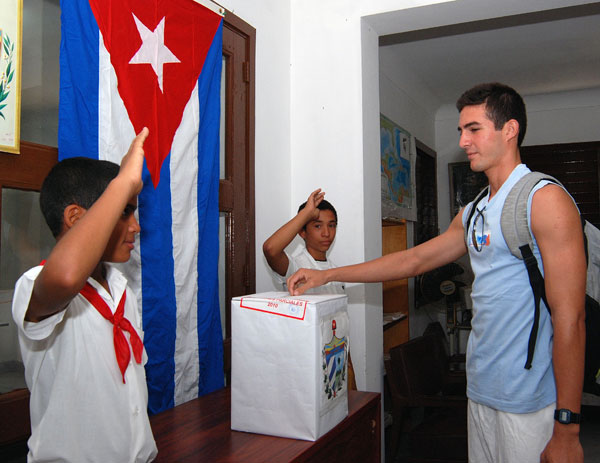 Elecciones en Cuba: una parodia de la democracia 