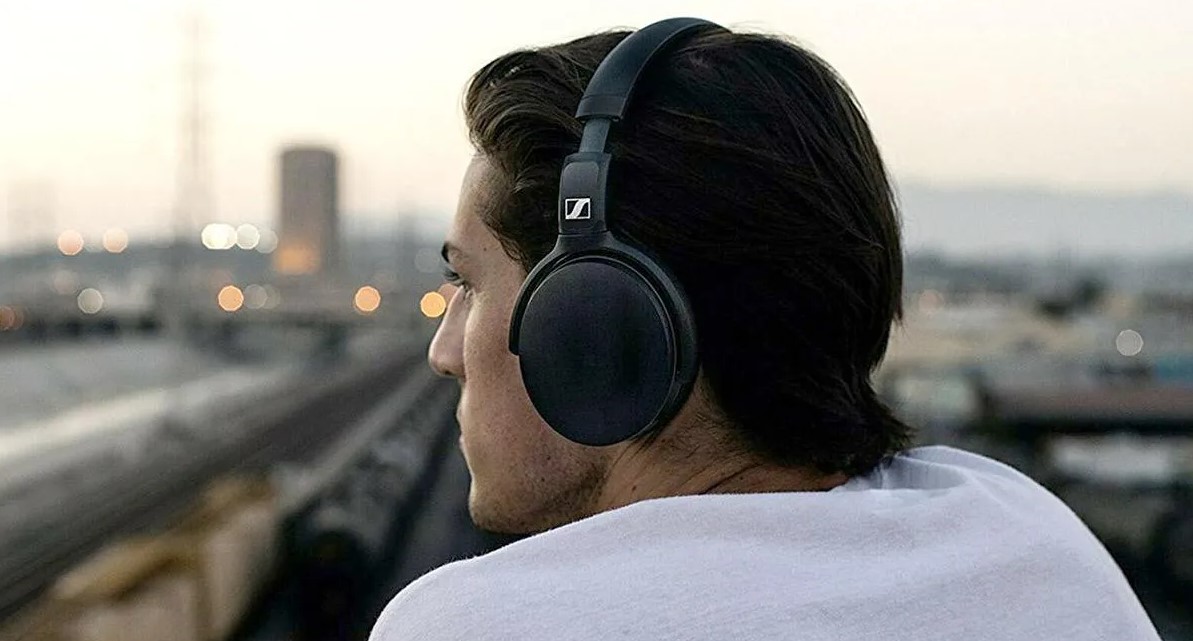 Diferencia entre cancelaci&oacute;n de ruido activa y pasiva en auriculares