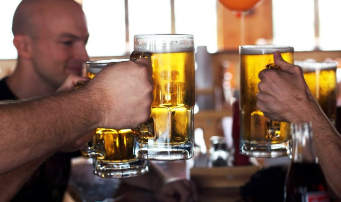 Confirmaci&oacute;n cient&iacute;fica: tomar cerveza hace bien a la salud