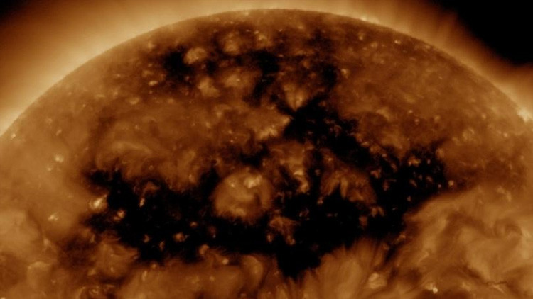 Video: Se forma en el Sol un gigantesco agujero coronal: