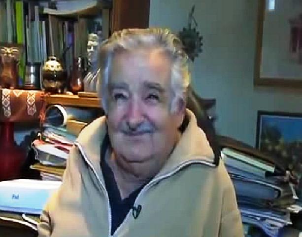 Mujica dice tengo WI-FI y tablet pero no uso Twitter