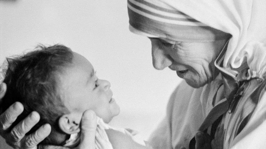 La Madre Teresa de Calcuta ser&aacute; canonizada el 4 de septiembre