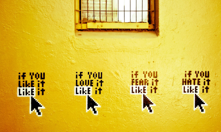 4 reasons people can't quite quit Facebook