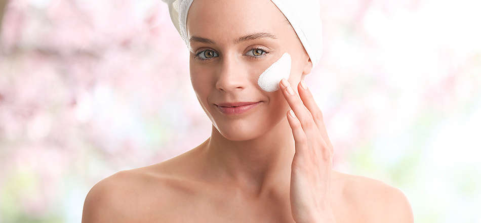 Aprende a preparar cremas para mantener tu cutis impecable, de manera natural y econ&oacute;mica