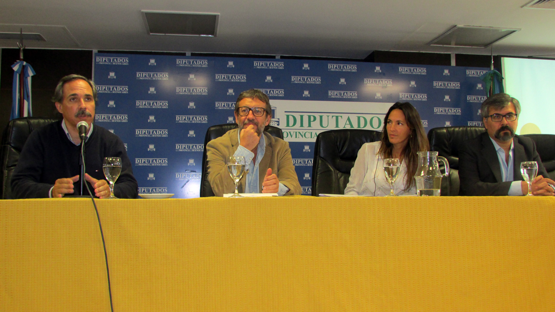 Arteaga y Amondara&iacute;n realizaron la apertura de la tercera jornada provincial sobre Bullying
