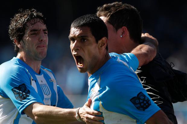 Pepe, el hombre gol: Racing 2 - 0 Independiente. Mir&aacute; los goles por EsNoticia.co!