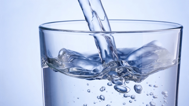 Mejora tu vida tomando vasos de agua a estas horas y en estas cantidades